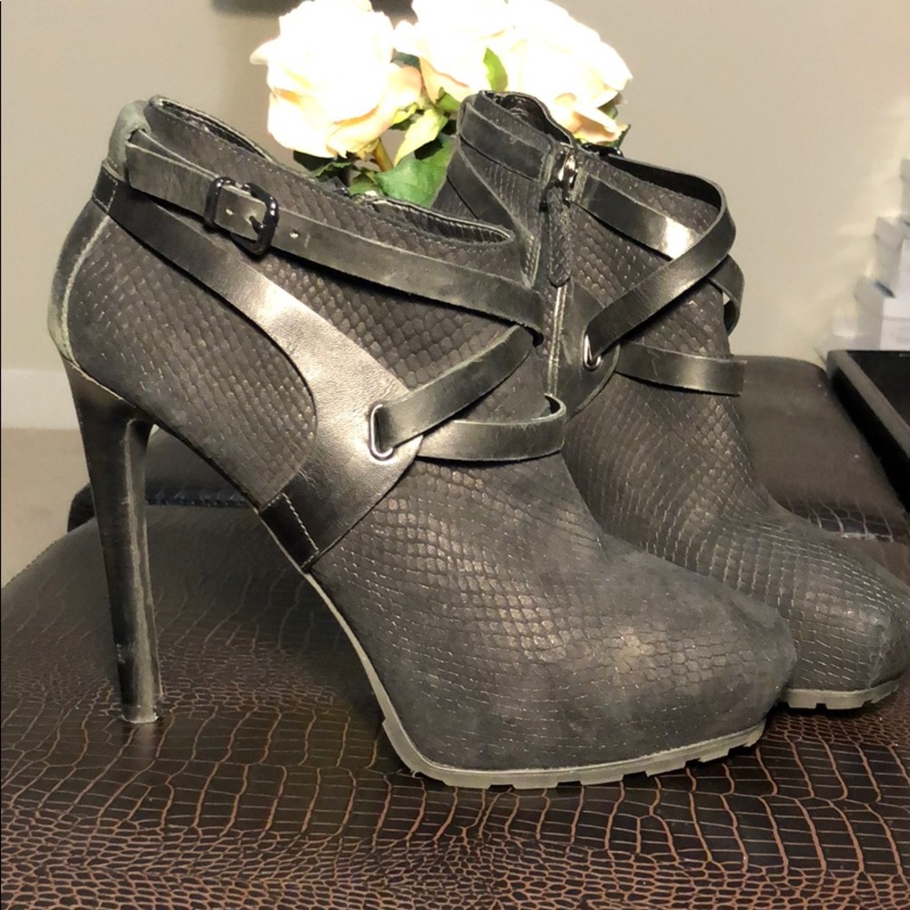 Size 11 Guess Ankle Booties